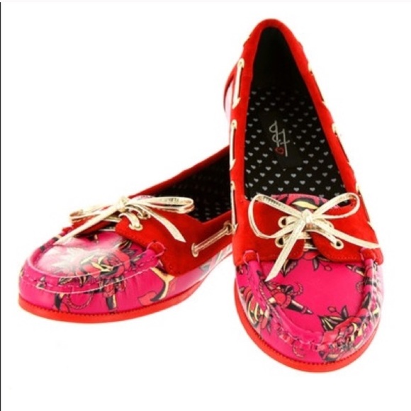 🚨FLASH SALE🚨Iron Fist Love Me Now Boat Shoes - Picture 2 of 6